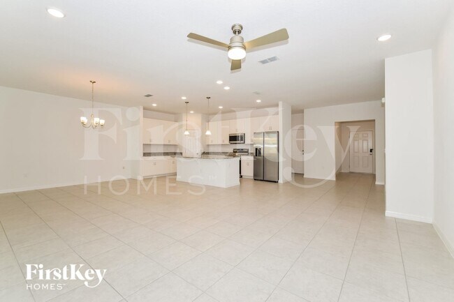 Foto del edificio - 327 Corbel Ln