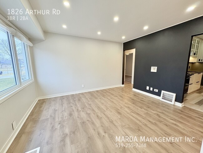 Building Photo - MODERN RENOVATED 3BED/1.5 BATH ON ARTHUR +...