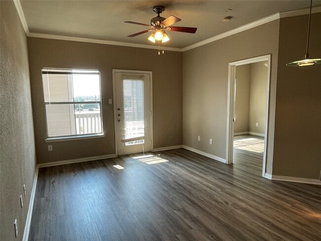 Building Photo - 1330 Old Spanish Trl