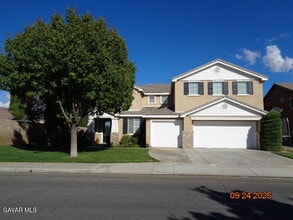 Building Photo - 42308 Klamath Ln