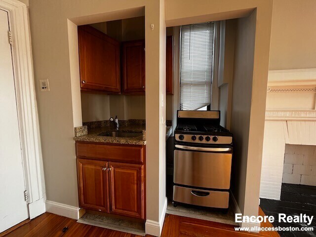 Foto del edificio - 48 JFK St. Unit 20