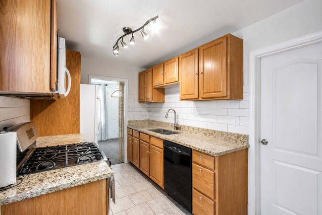 Foto del edificio - 4673 Dearborndale