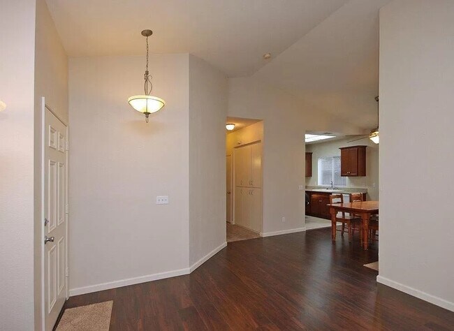 Foto del edificio - 9409 Laguna Pointe Way