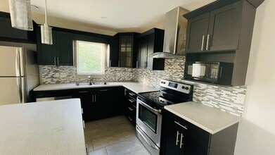 Building Photo - 113 Gambia St