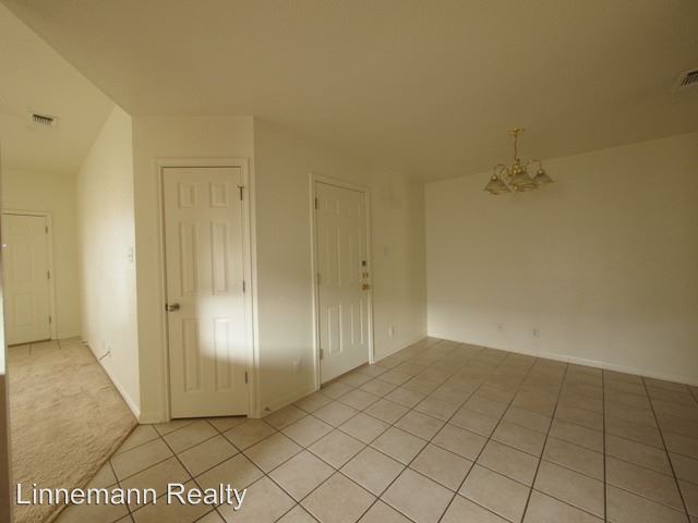 Building Photo - 1402 Cinch