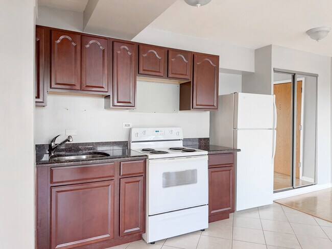 Building Photo - 4180 N Marine Dr