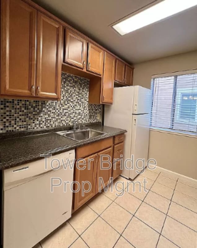 Building Photo - 11150 Trinity River Dr