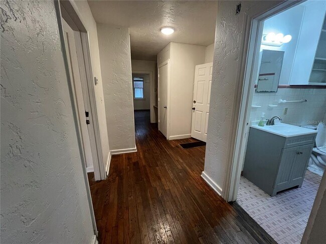 Foto del edificio - 1627 NW 8th Ave