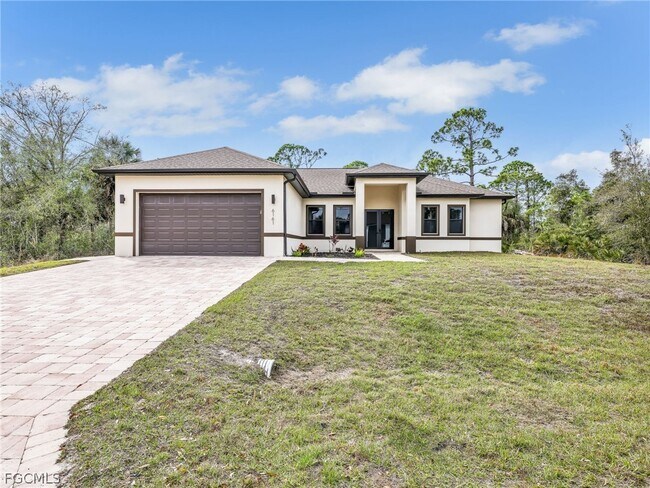 Building Photo - 6161 Feise St