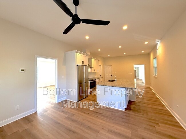 Building Photo - 1112 Pegram St