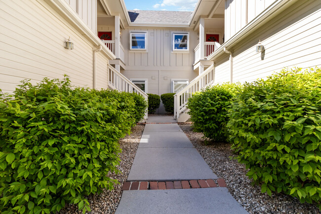 Building Photo - 5146 S Surprise Way