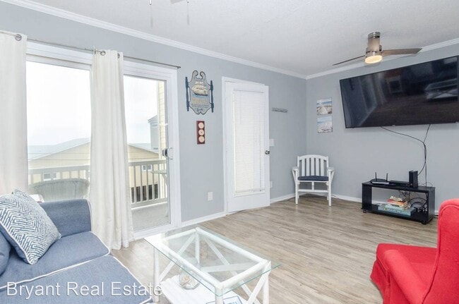 Building Photo - 1 br, 2 bath House - 1004 Carolina Beach A...