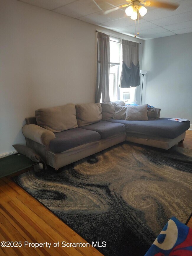 Foto del edificio - 1019 Delaware St