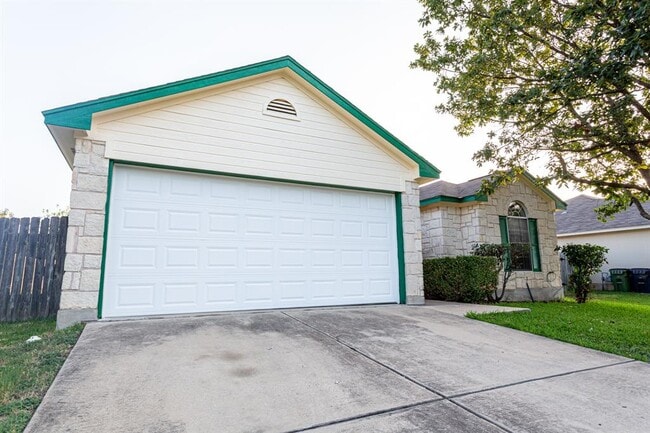 Building Photo - 109 Meadowside Dr