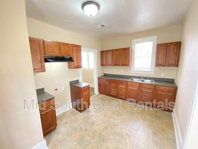 Foto del edificio - 751 E Gage Ave