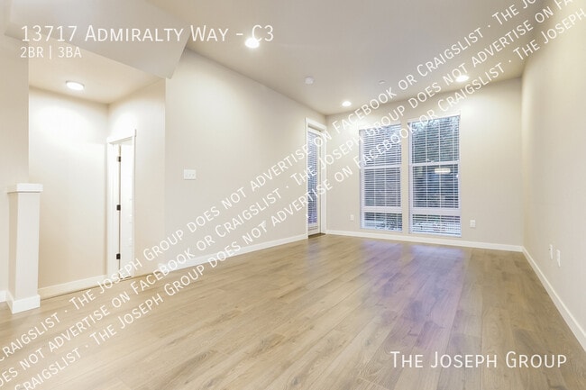 Photo - 13717 Admiralty Way House