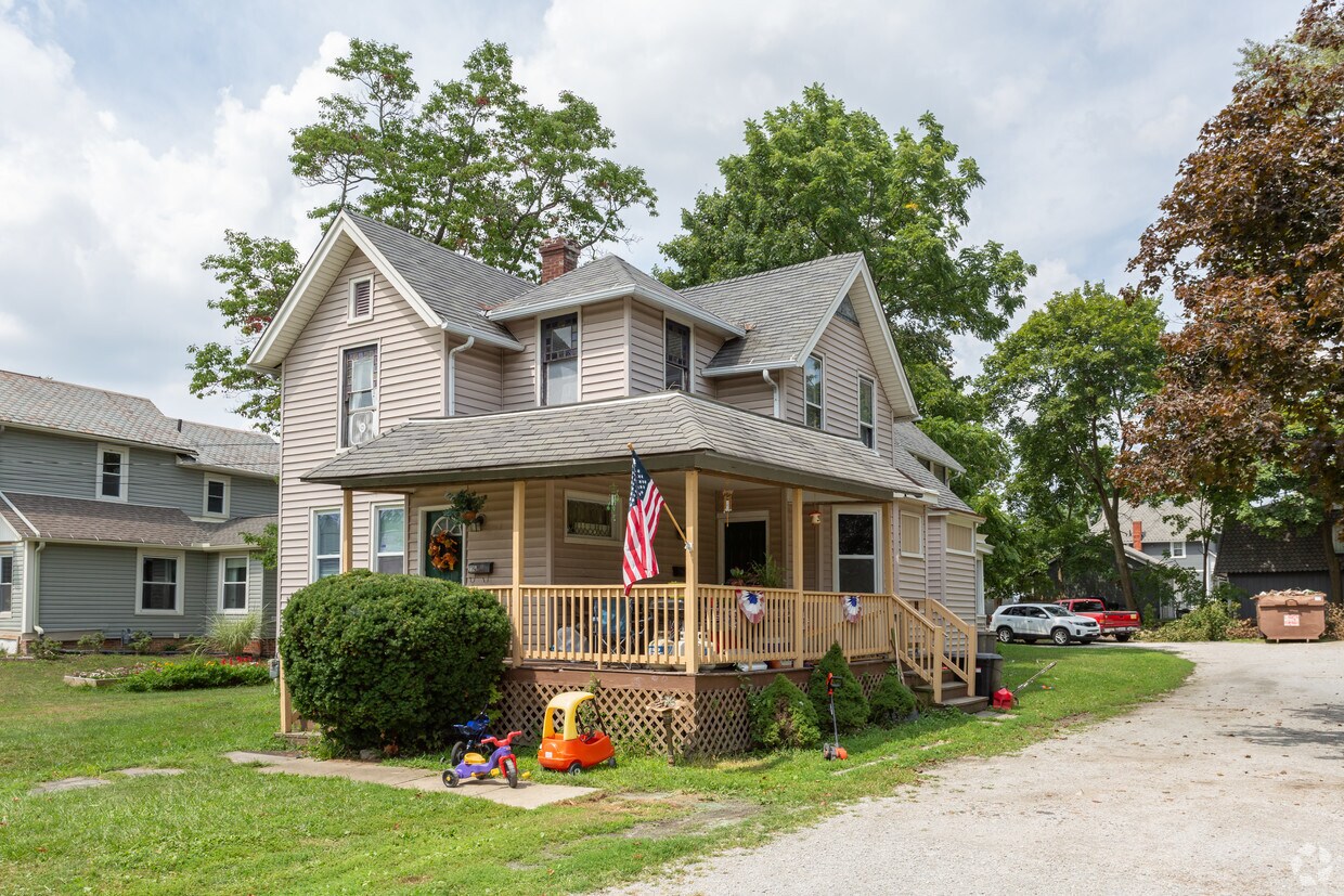 Primary Photo - 239 W Washington St