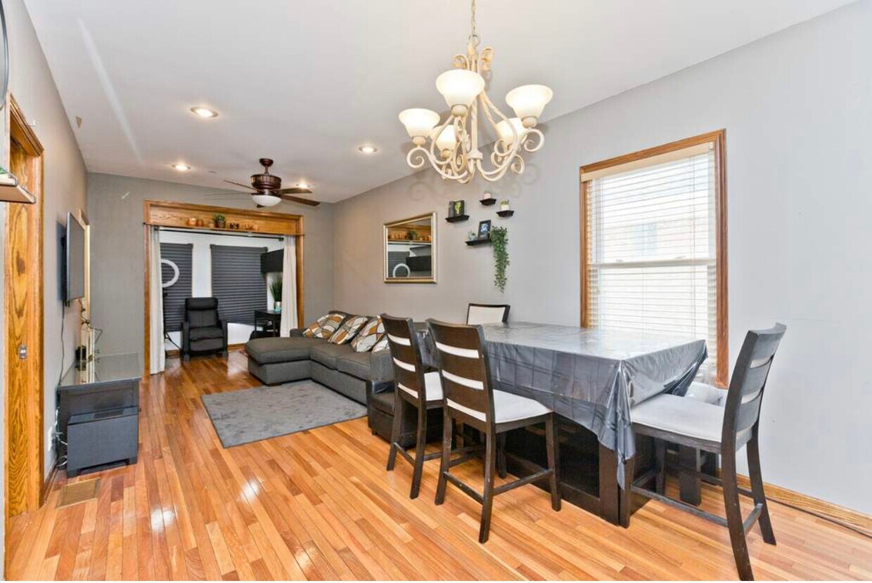4954 W Cullom Ave, Chicago, IL 60641 House Rental in Chicago, IL