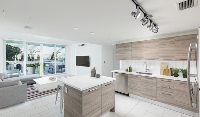 Open concept kitchen with premium finishes - Bay Parc Apartment Homes