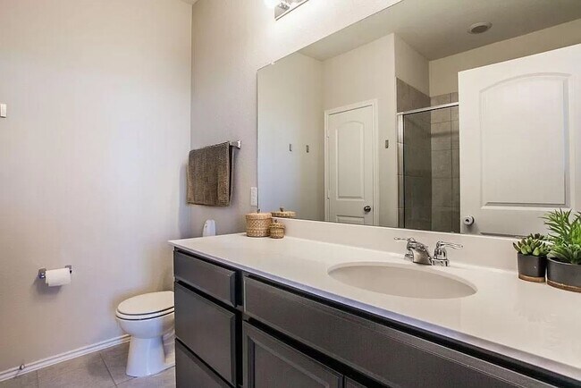 Foto del edificio - 180 Martha Dr