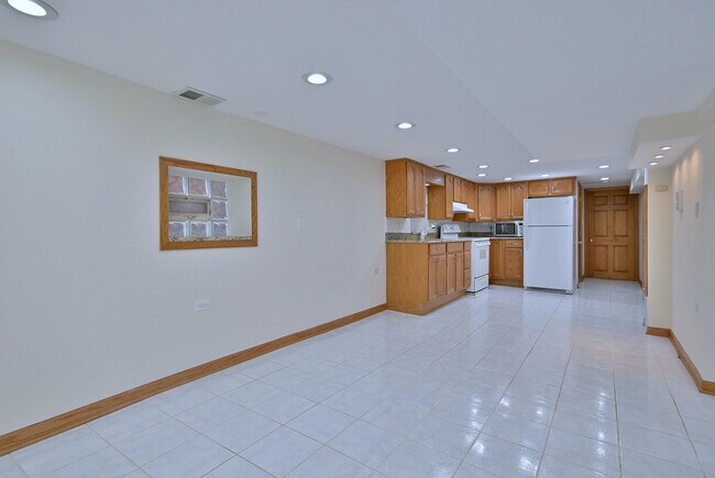 Foto del edificio - 5028 N Parkside Ave