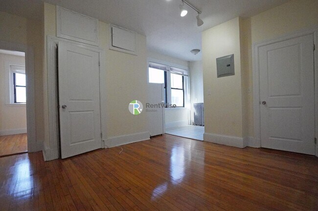 Foto del edificio - Allston 1 Bed – Heat & Hot Water Included – No Fee – 6/1