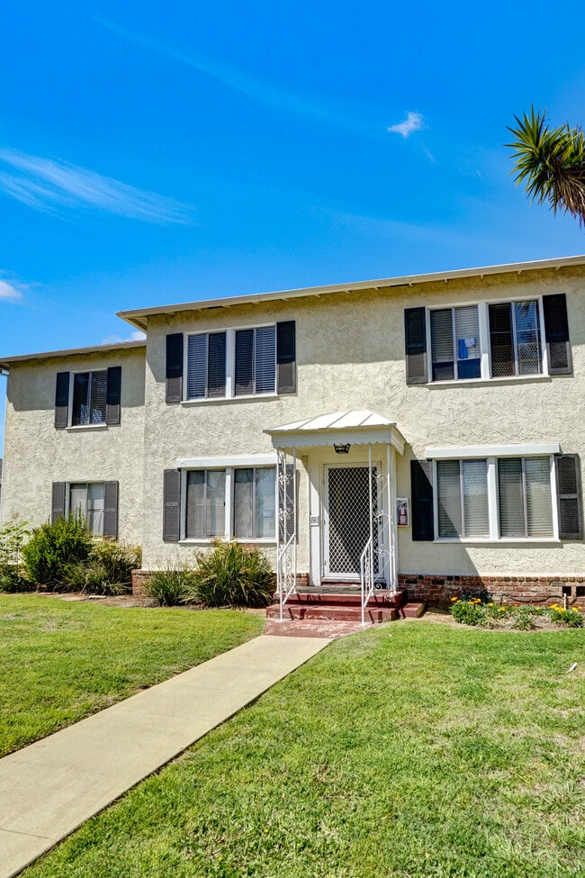 Building Photo - 4403 Linden Ave