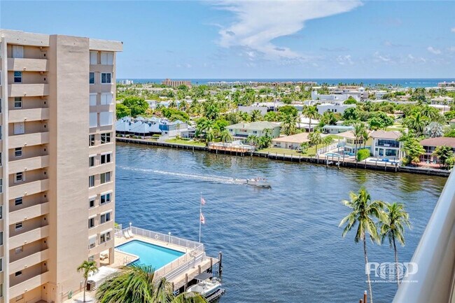 Foto del edificio - 3100 NE 48th St