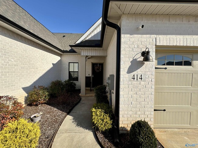 Foto del edificio - 414 Raleigh Elm Dr