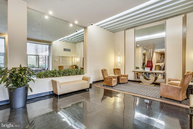 Foto del edificio - 2500 Q St NW