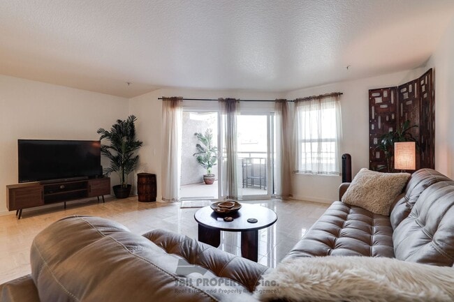 Foto del edificio - 1200 PCH #327 is a third-floor, one-bedroom, one-bath condo in the gated Pierhouse community of H...