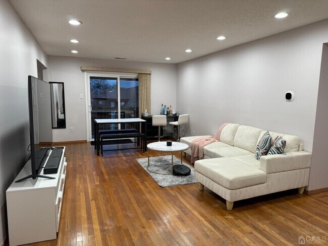 Foto del edificio - 212 Edison Glen Terrace