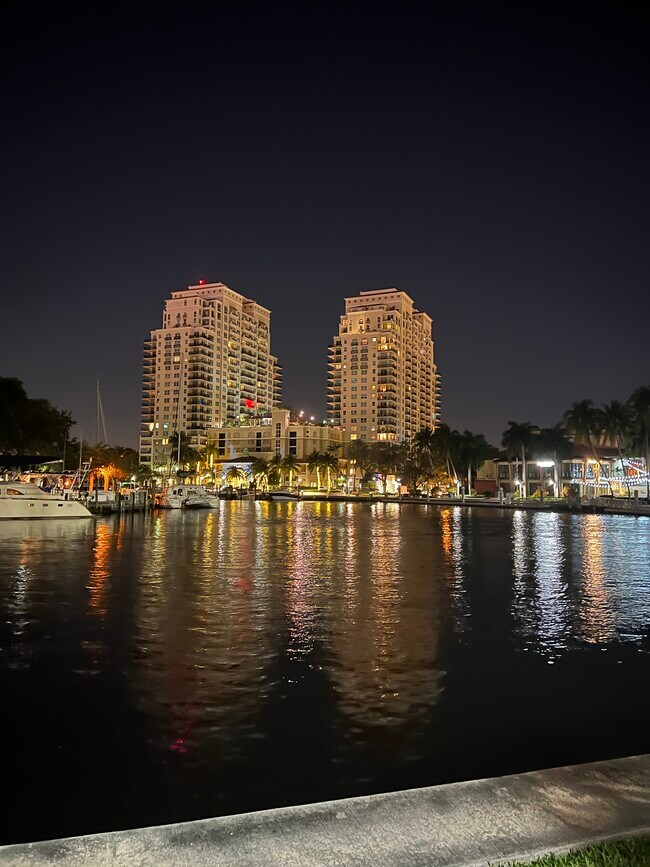 Building Photo - 610 W Las Olas Blvd