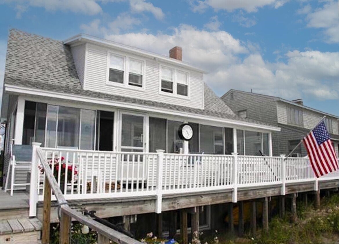 1118 Ocean Blvd, Rye, NH 03870 Room for Rent in Rye, NH