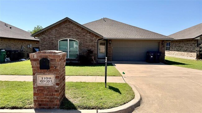 Building Photo - 1109 Hickory Creek Dr