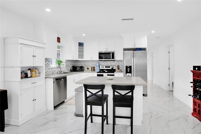 Foto del edificio - 2035 SW 58th Ct