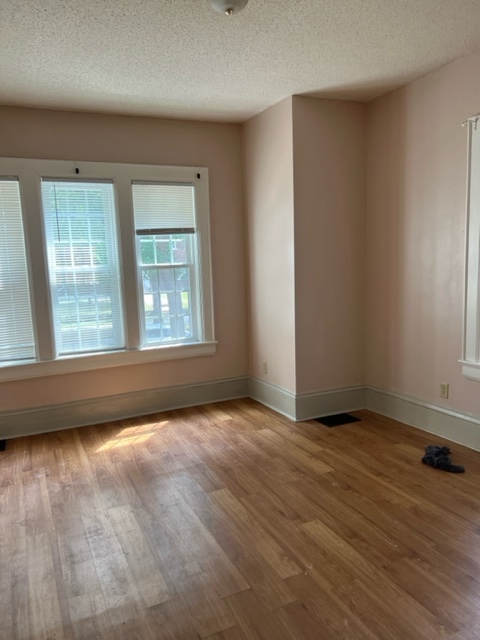 Foto del edificio - 2414 Pleasant Ave
