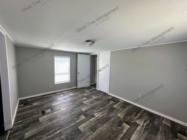 Building Photo - 266 Lark Meadow Dr
