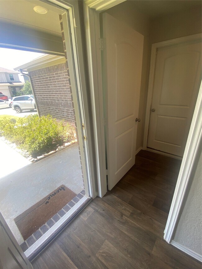 Foto del edificio - 16937 Rich Pines Dr