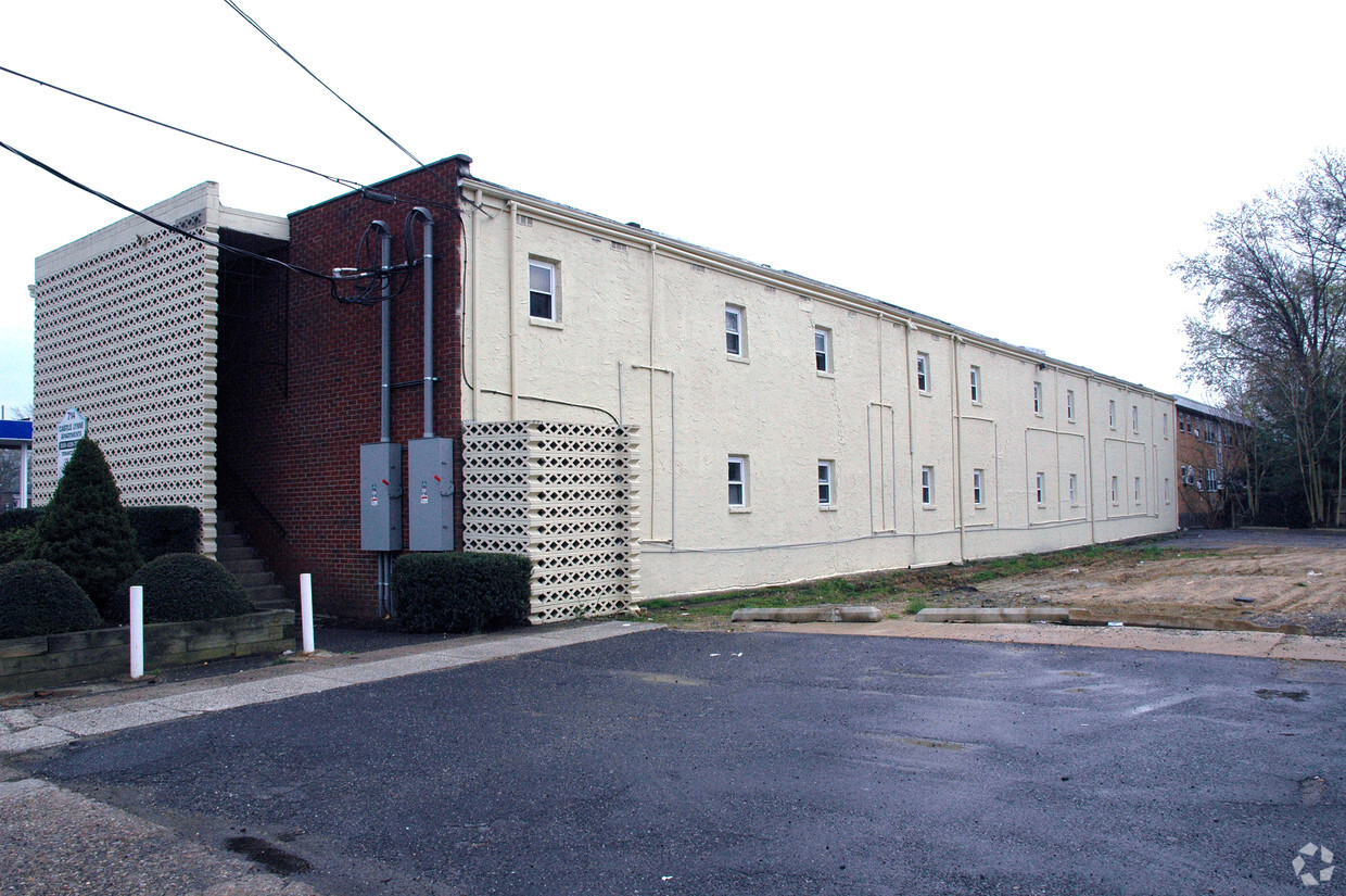 Building Photo - The Savoy Annex