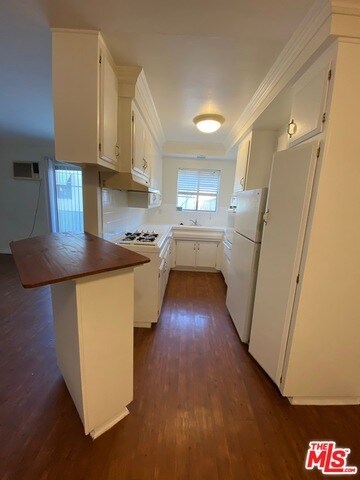 Foto del edificio - 1030 N Orange Grove Ave