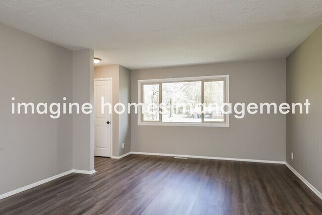 Building Photo - 9224 Tanglewood Rd