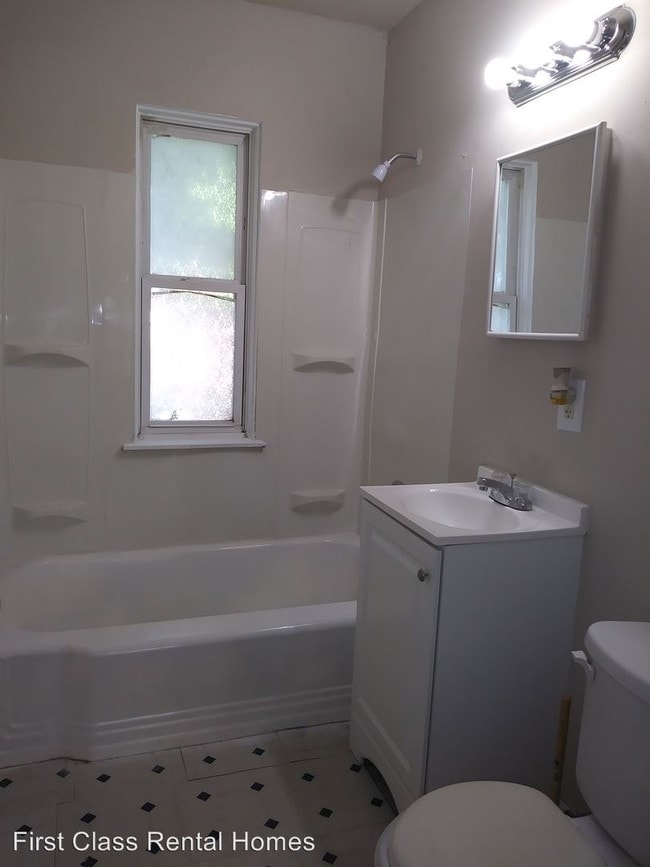 Building Photo - 3 br, 1 bath House - 231 Cleveland St