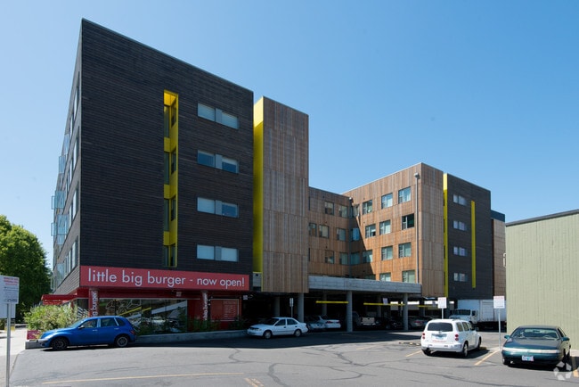 Foto del edificio - Yugo Eugene Courtside