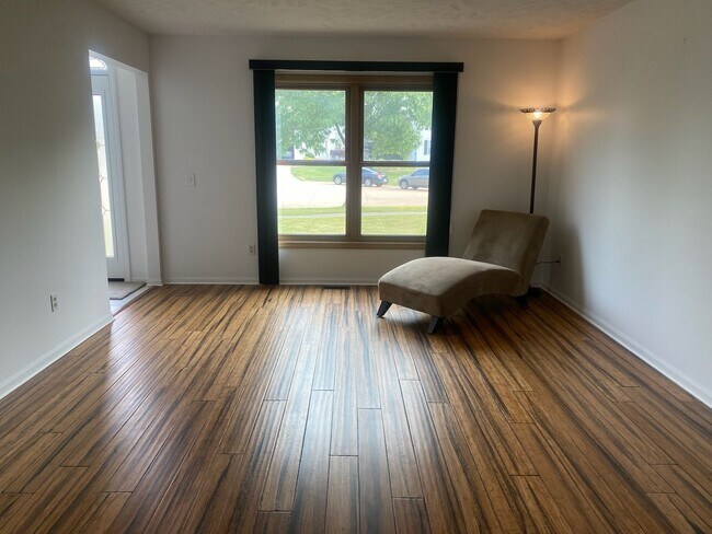 Foto del edificio - 25027 Rushmore Ct