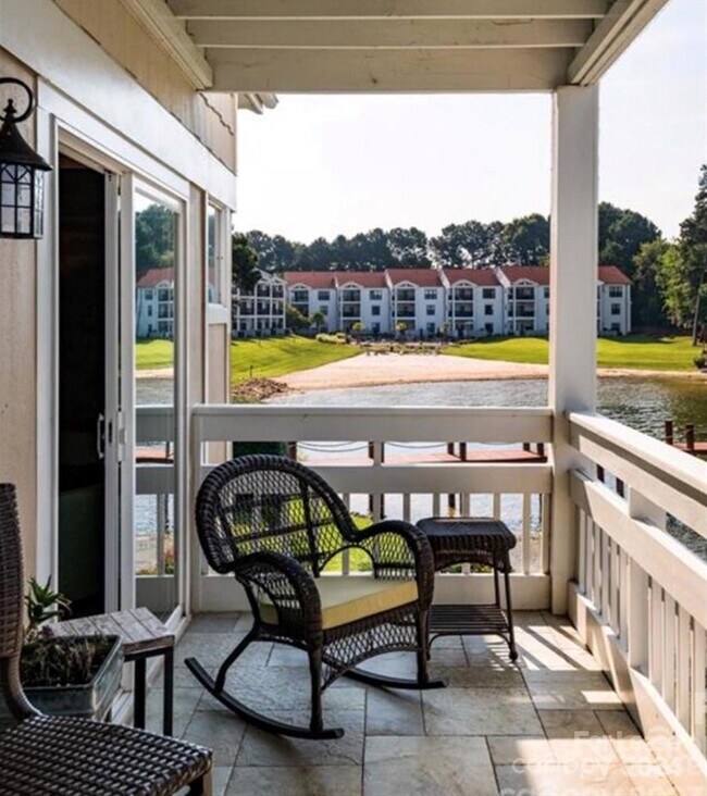 Foto del edificio - 17925 Kings Point Dr