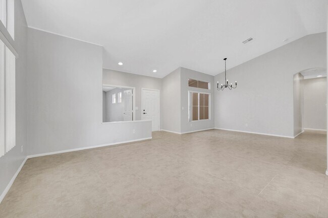 Building Photo - 8730 Wallaby Ln