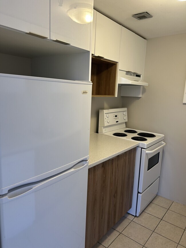 Photo du bâtiment - 1157-1157 Tower Rd