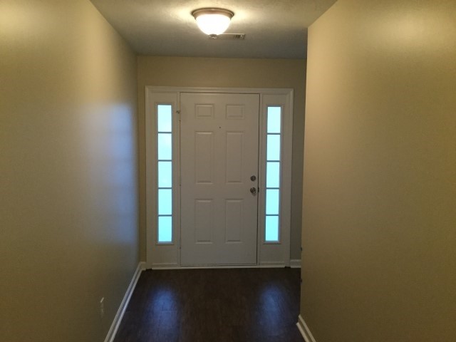 Building Photo - 545 Lory Ln