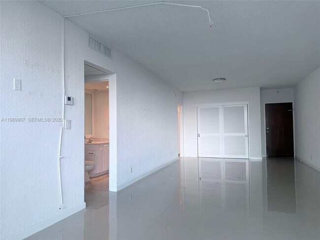 Foto del edificio - 4001 S Ocean Dr